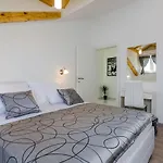 Pavle Apartman *
